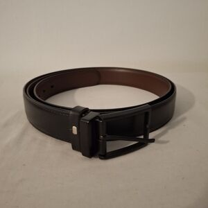 Classic Men's Reversible Black And Brown Leather Belt with Gunmetal Buckle